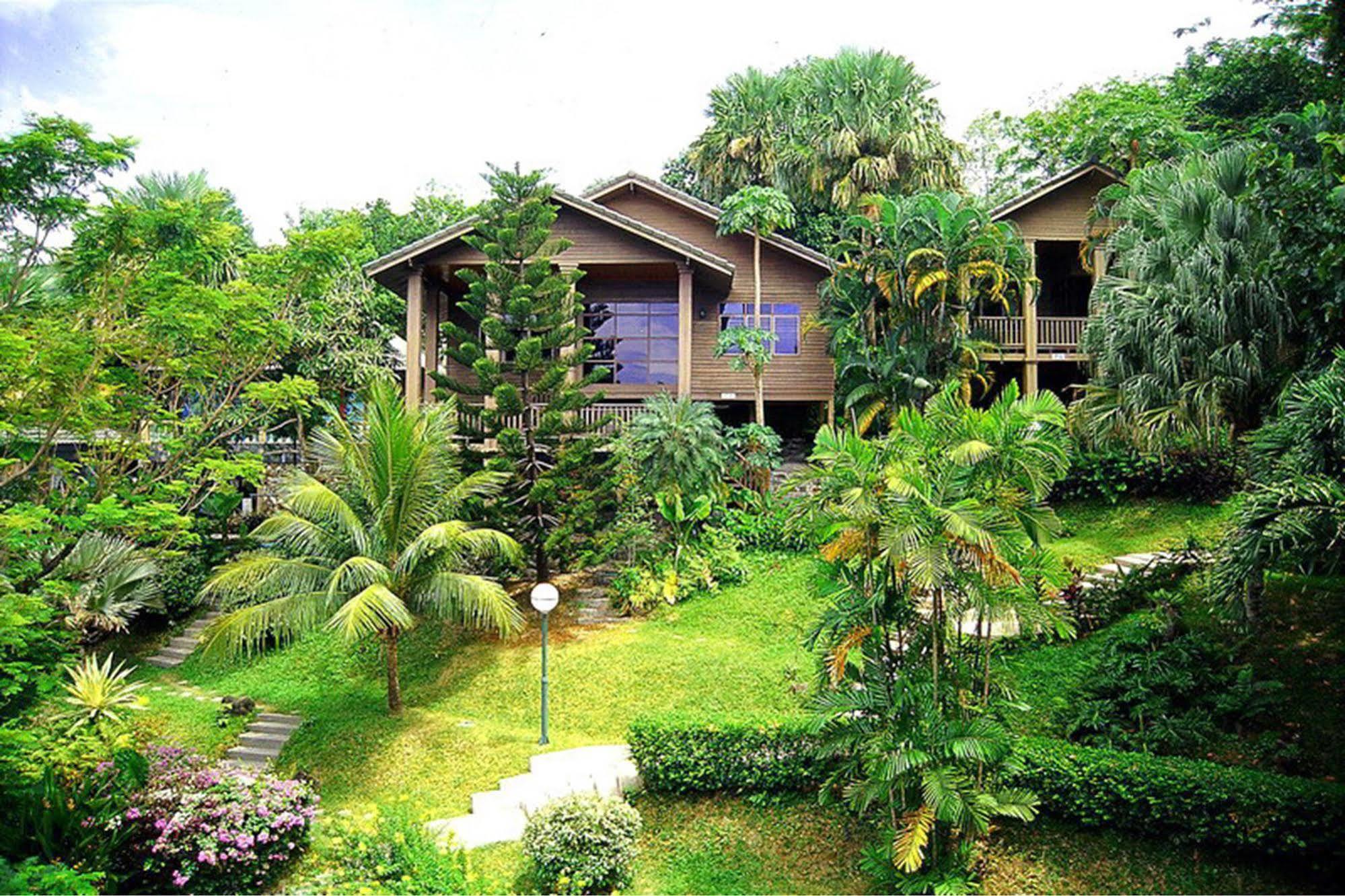 Royal Crown Hotel & Palm Spa Resort Patong Exterior foto